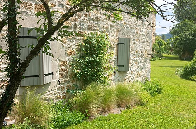 joli jardin du gîte 4 personnes
