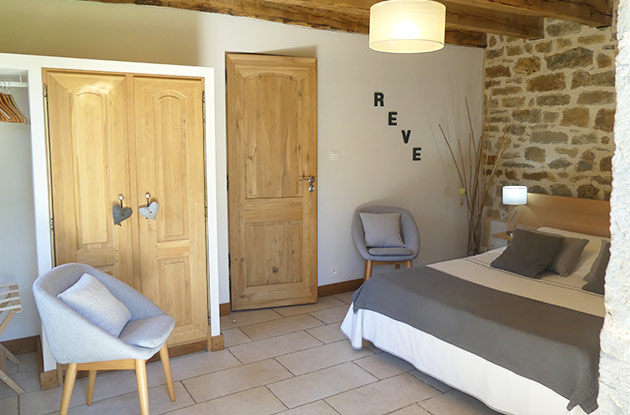grande chambre de gîte cosy