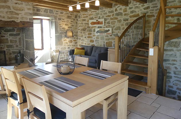 Salon avec cheminée