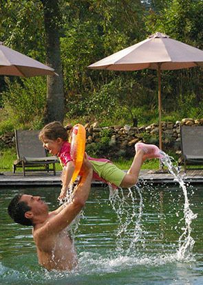 Jeux de piscine en vacances